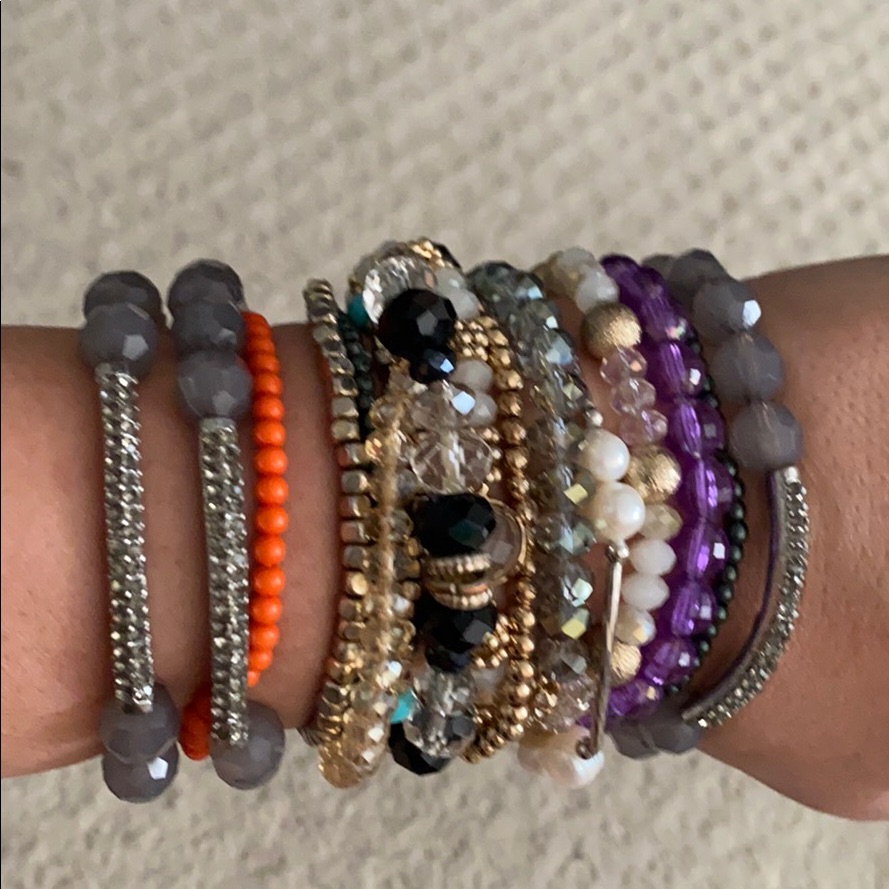 Various Bracelets Sold As A Set 29$